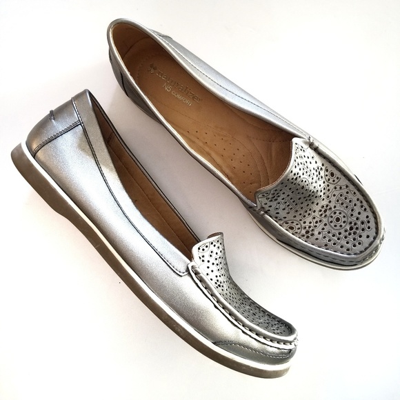 naturalizer silver loafers